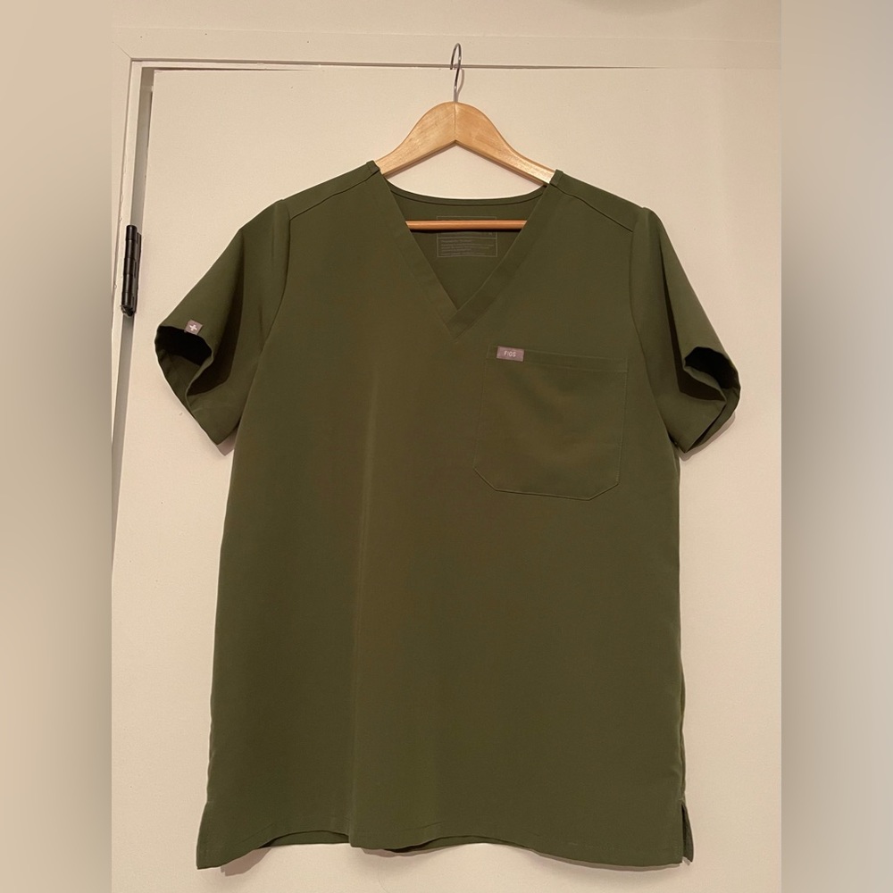 FIGS set Medium Olive